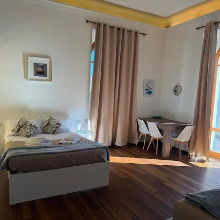 Cavour Centre 3* Λα Σπέτσια